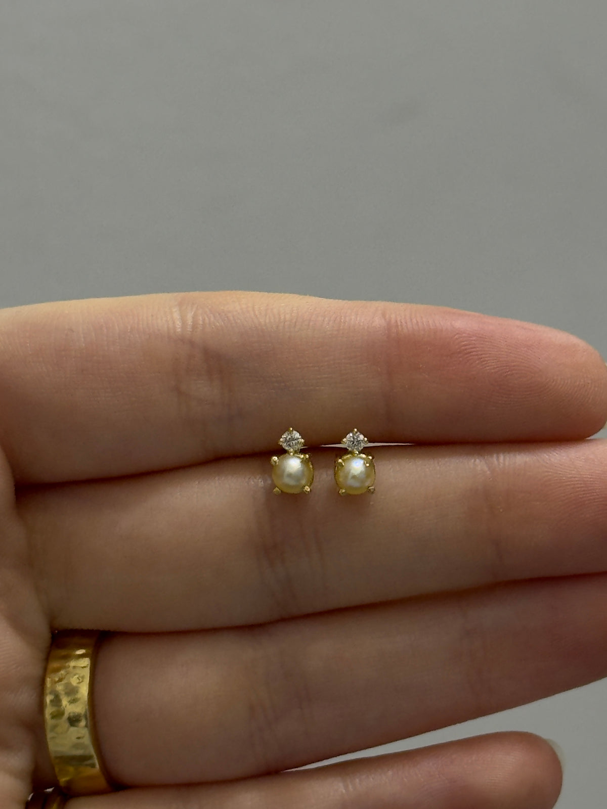 Bahraini Pearl earring