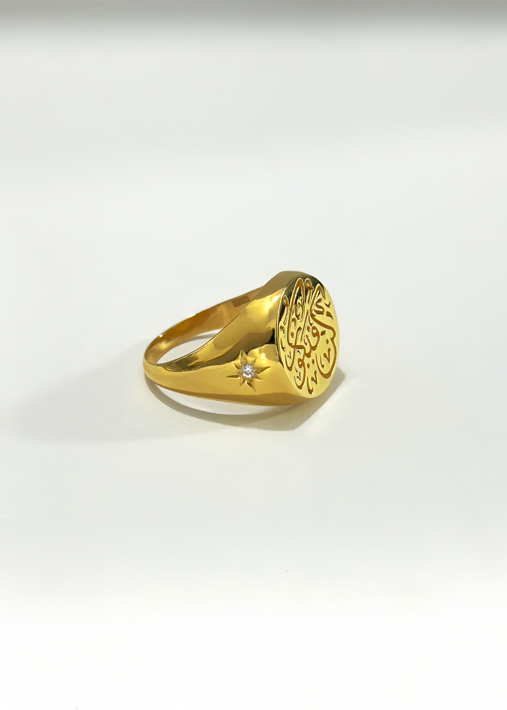 كن فيكون pinky ring