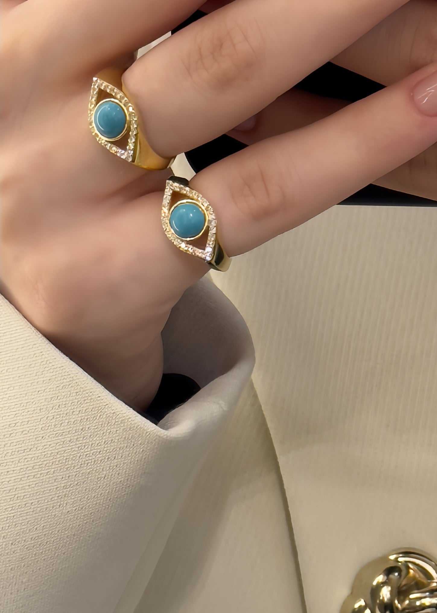 Eye pinky ring
