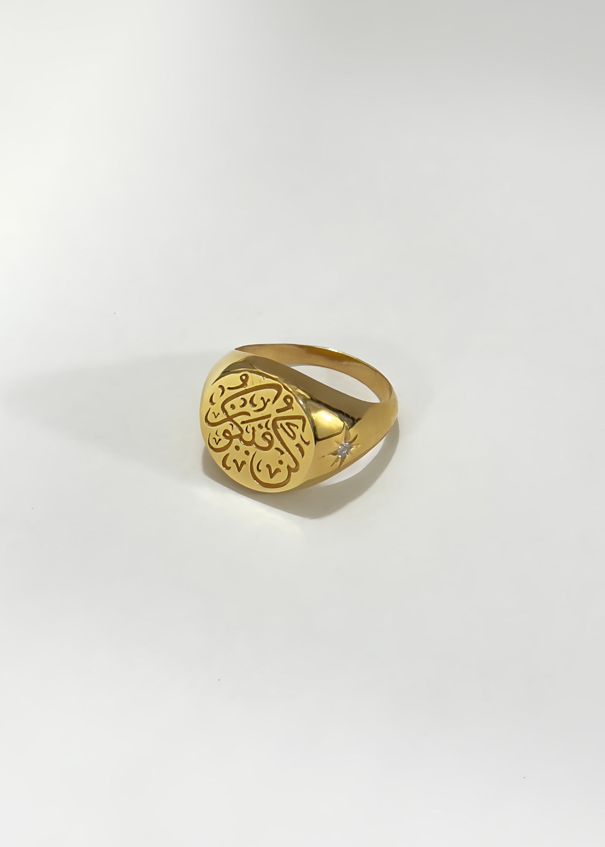 كن فيكون pinky ring