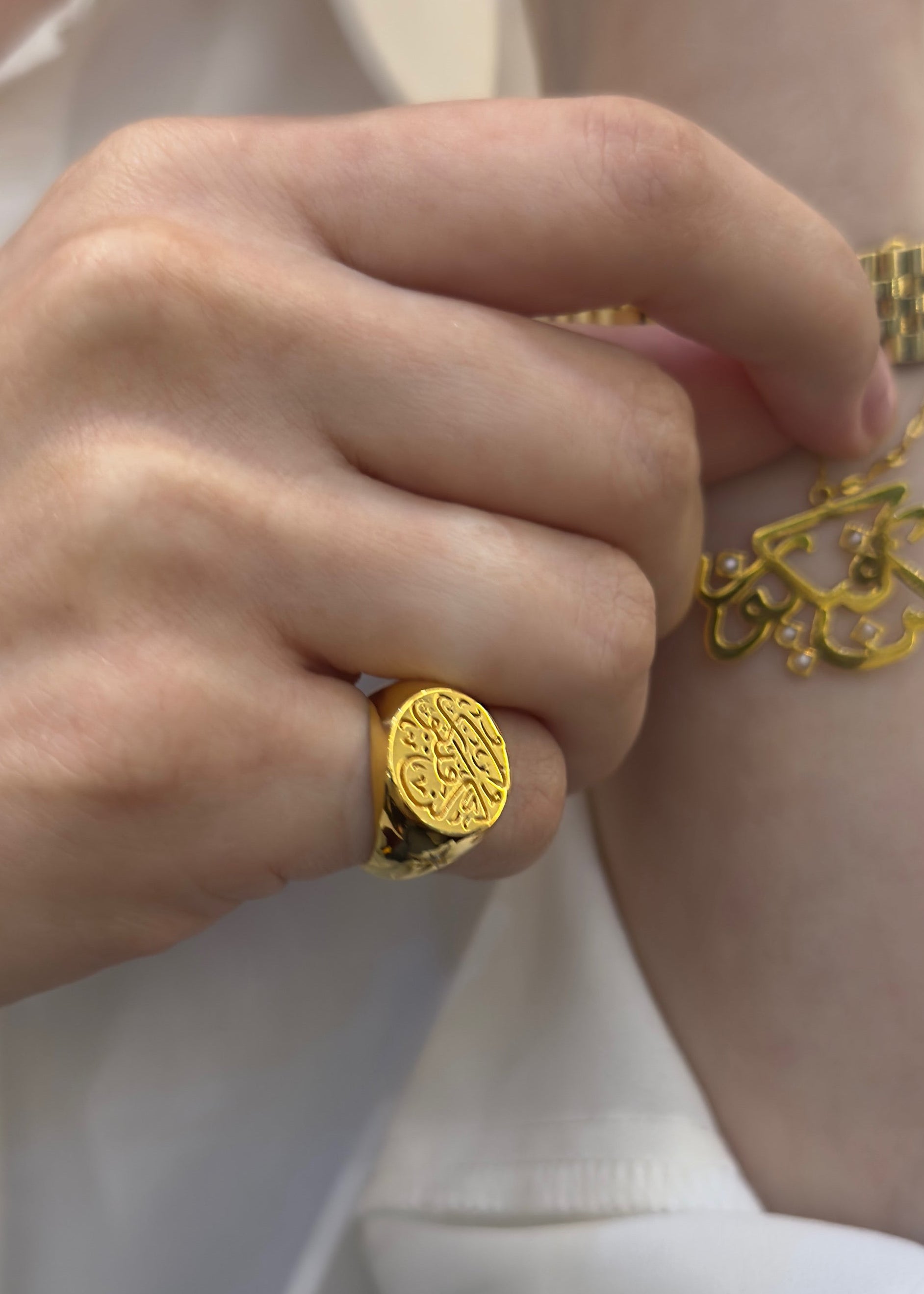 كن فيكون pinky ring