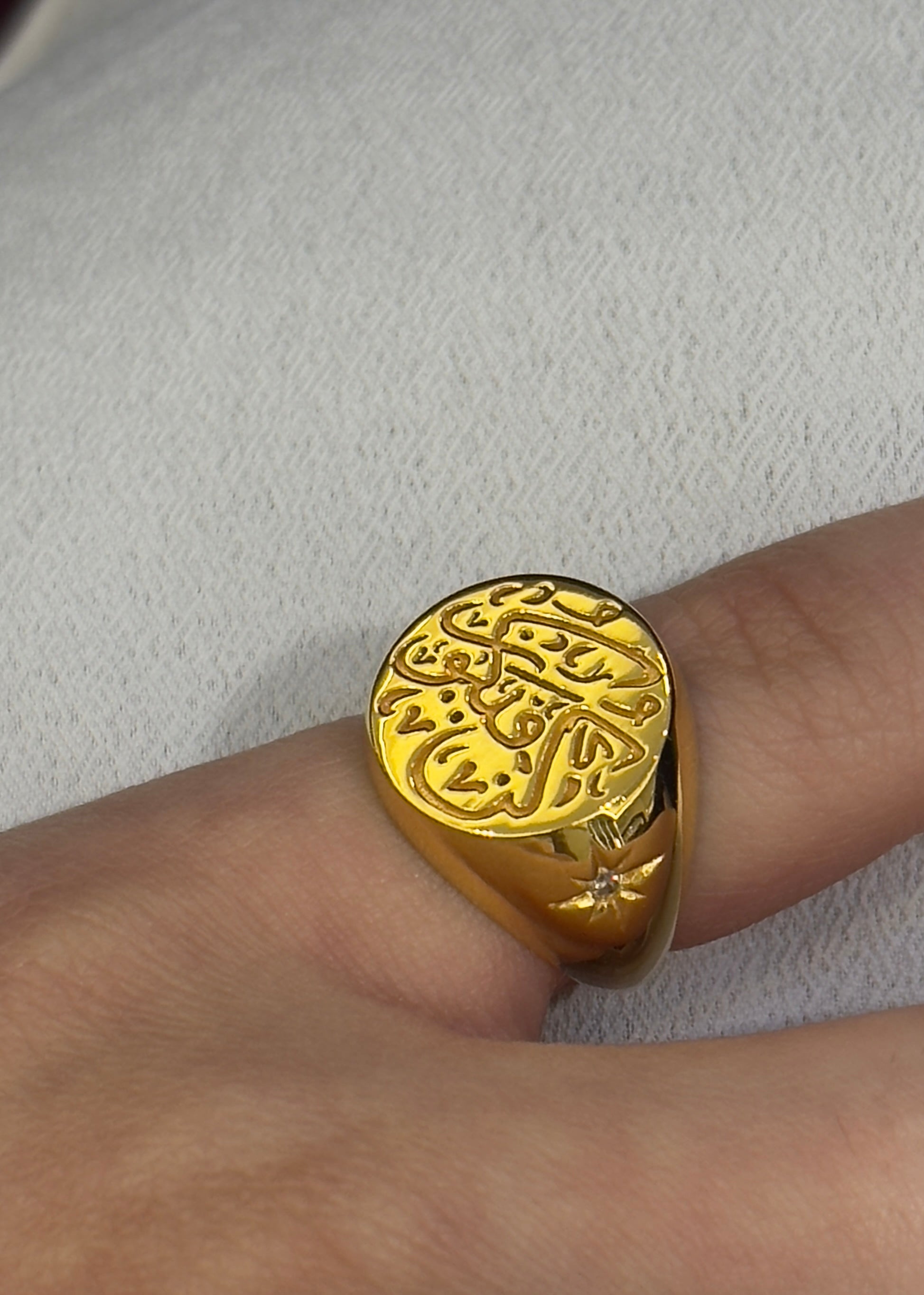 كن فيكون pinky ring